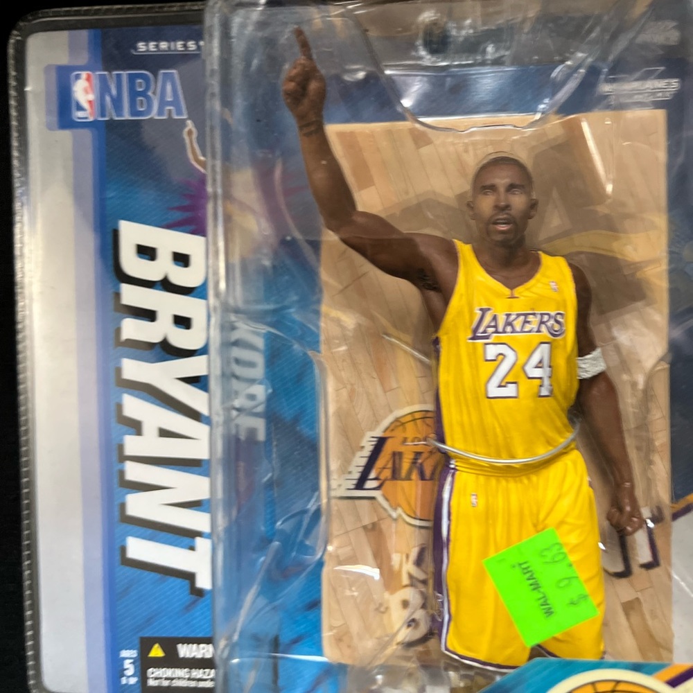 Kobe Bryant series 11 variant